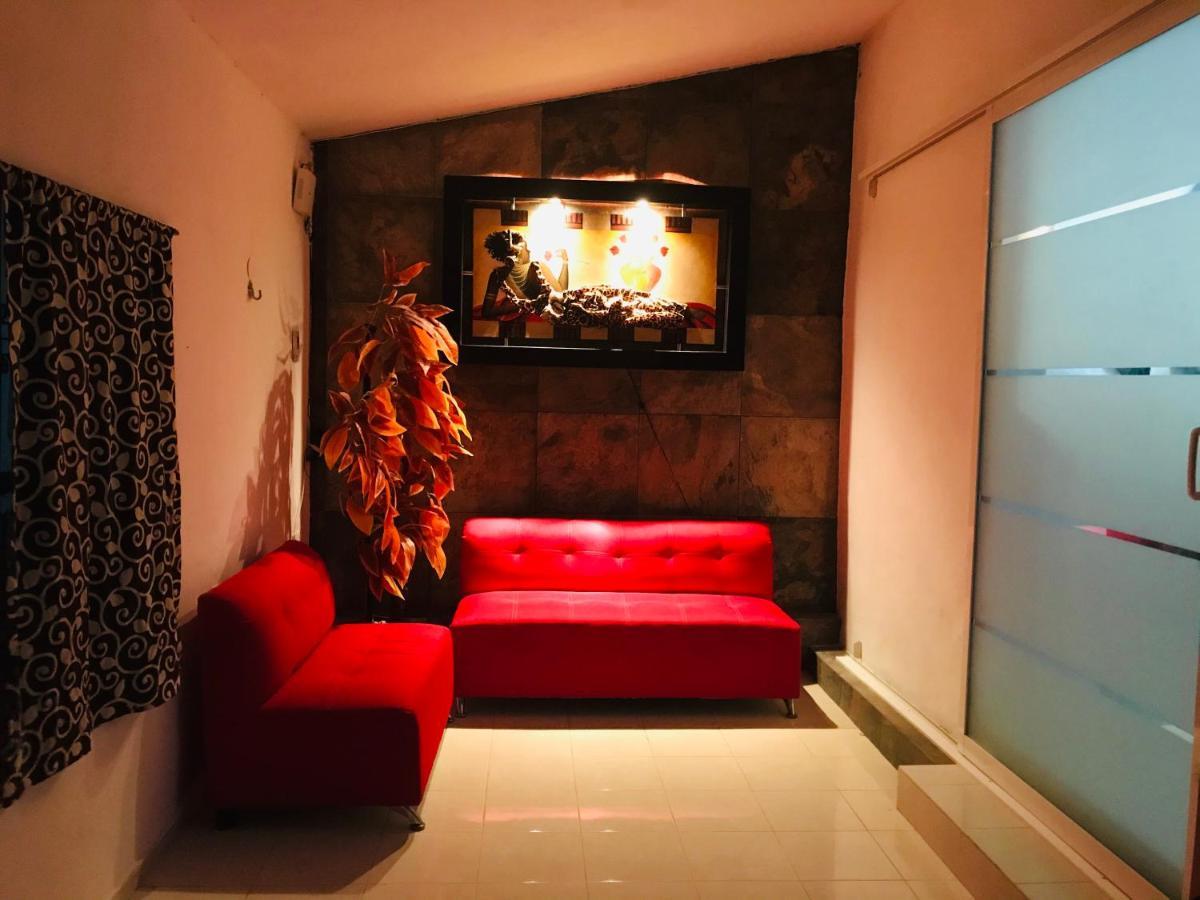 Casa Lili 2: Luxurious/Amplio/Hot Water/Economic/Wifi/Tv Apartment Valladolid  Exterior photo